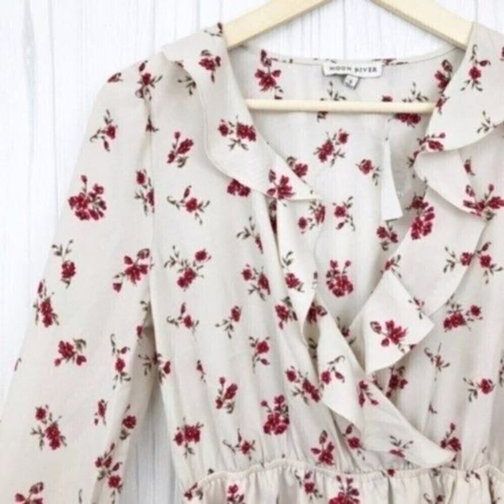 MOON RIVER Floral Ruffle Faux Wrap Dress - Picture 3 of 7